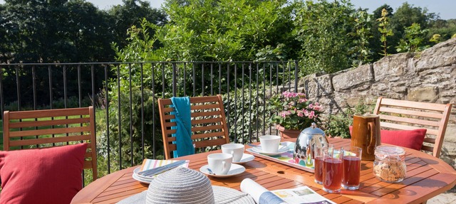 COLDSTREAM COACH HOUSE - Tweed fishing, golf & river walks, village pubs nearby