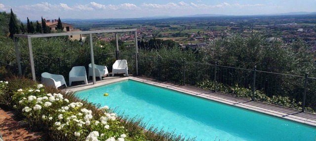 COLONICA ROSE BIANCHE PRIVATE HEATED POOL, SAUNA INDOOR AND 2 HYDROMASSAGE