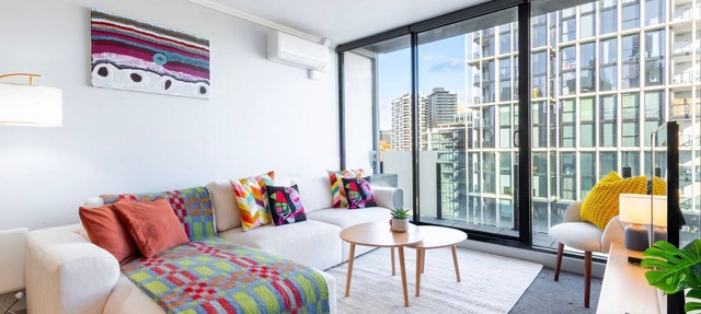 Colourful Comfort 1BR w Pool Gym & Reformer