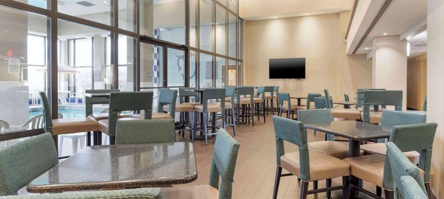 Comfort Inn & Suites Johnstown - Richland Town Center