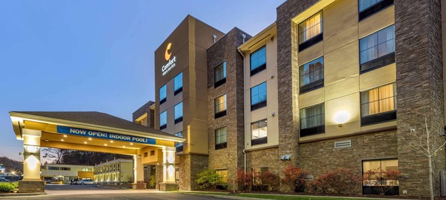 Comfort Inn & Suites Pittsburgh South