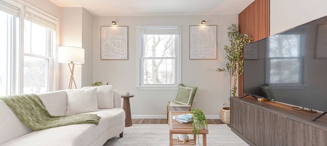 Comfort Oasis with Private Garage. Steps from UMass Lowell & 35 min from Boston
