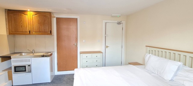 comfort studio with private shower room