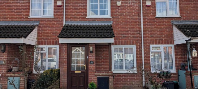 Comfortable 2-Bedroom House in Hayes