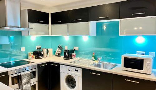 Comfortable 2BR Westminster Apartment