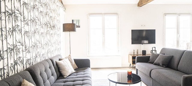 Comfortable and bright 50 m² in Paris 10th.