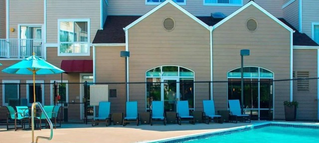 Comfortable Countryside Stay! Free Parking, Onsite Pool, Pet-friendly Property