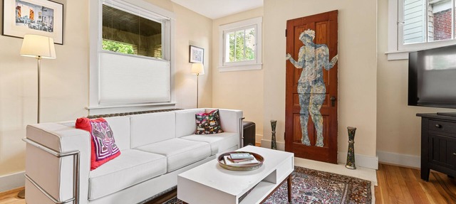 Comfortable home with an artful flair close to PNC, museums and restaurants.