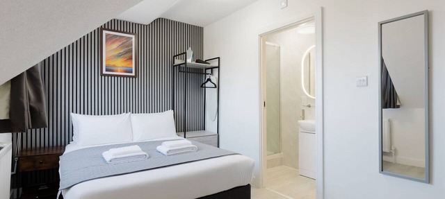 Comfortable King Room with Private Bathroom