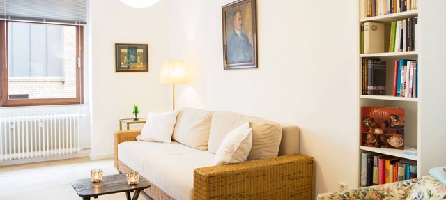 Comfortable nice central 2 bedroom flat near trade fair