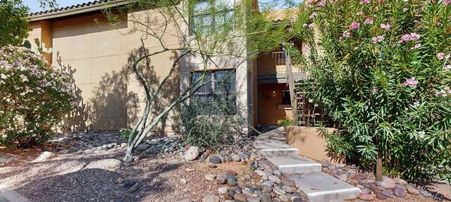 Comfortable, Single-Level Condo with Free WiFi, Washer/Dryer, & Shared Pool