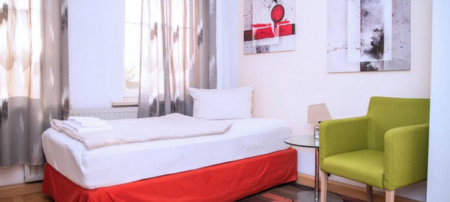 Comfortable single room with shared bathroom