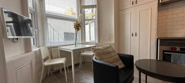 Comfortable studio west London