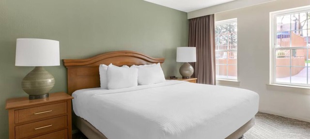 Comfortable Suite Ideal for Exploring Downtown Santa Fe – Walkable Locale