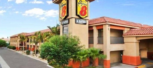 Comfortable Super 8 Hotel Suites with Pool and BBQ Area in Indio, Near Coachella