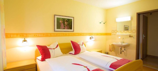 Comfortable vacation apartment with 2 separate bedrooms for up to 4 people