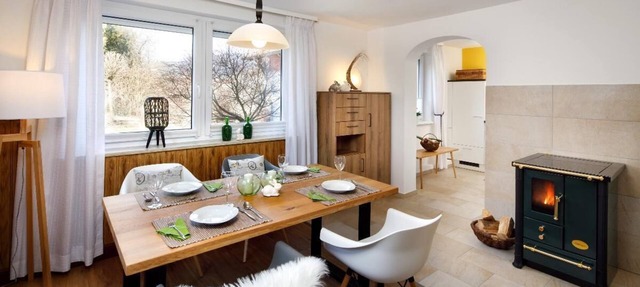 Comfortable vacation home with three terraces