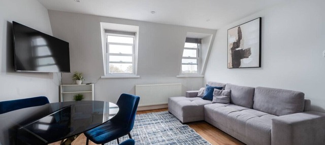 Comfy 2 Bed Flat (QCE)