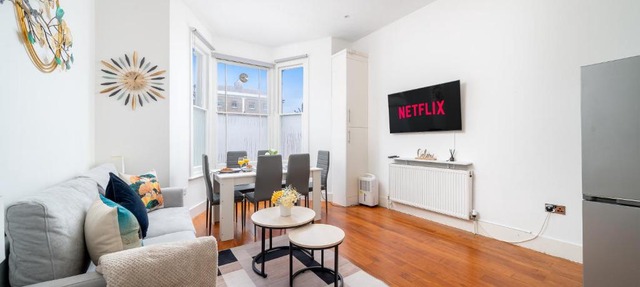 Comfy 2-Bed Flat Next to Clapham Junction