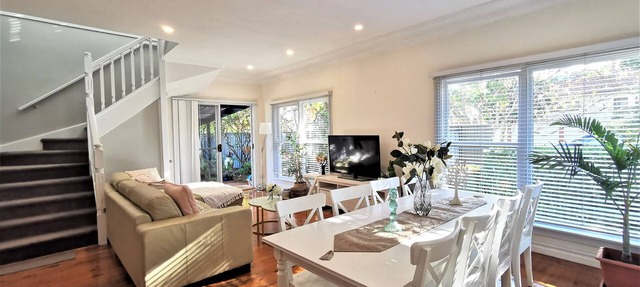 Comfy 4 Bedroms Corner House