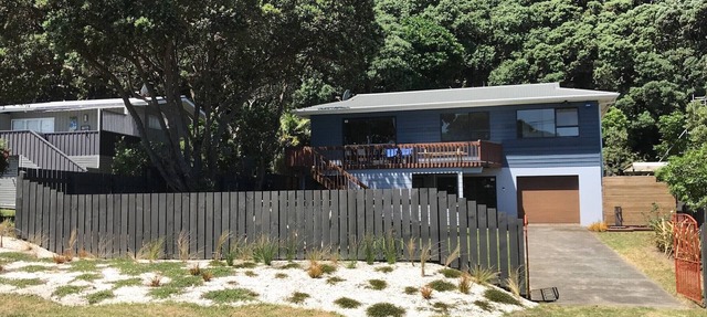 COMFY BEACHFRONT FAMILY BACH