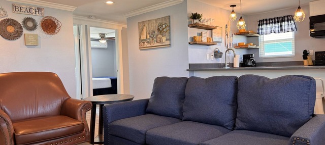 Comfy Coastal Cottage One