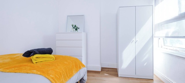 Comfy Ideal for Travelers & Contractors: Warrington, Norris Getaway