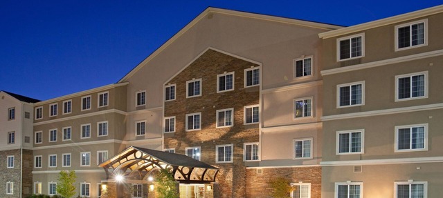 Comms Accessible 1BR Suite | Free Breakfast + Pool