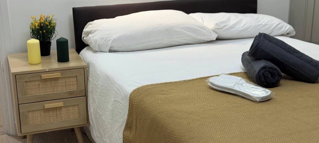 Compact Studio - Sleeps 2 - Parking