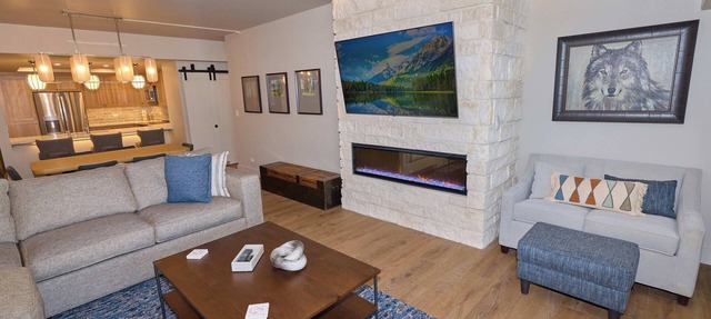COMPLETE REMODEL Spacious 2 Bedroom w/Mountain View! Best location in Breck!