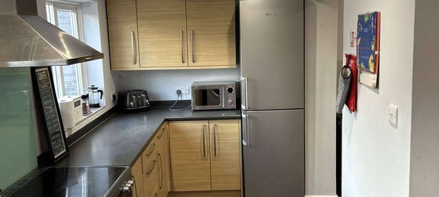 *Contractor* Modern House Stevenage FREE Parking