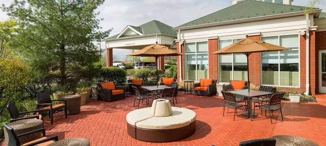 Convenient Location w/Free Parking & Fitness Center, Minutes to Roosevelt Park