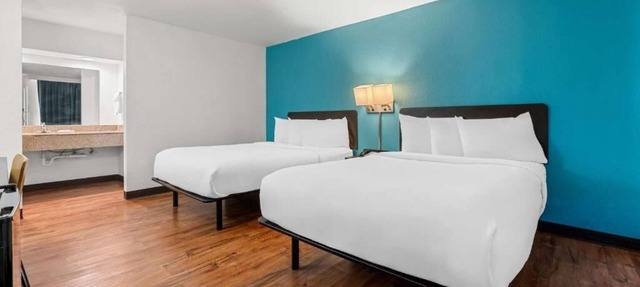 Convenient Room Right in I-22 | 3 Family Ready Stays w/Free Breakfast