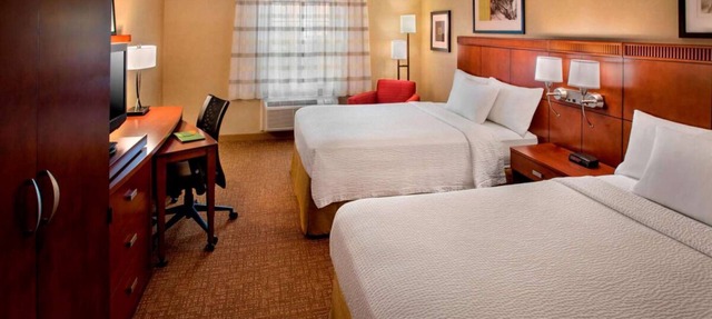 Convenient Stay! 2 Comfortable Units, Pet Friendly Accommodation!