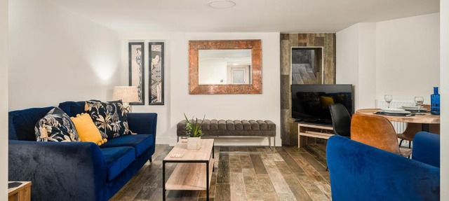 Coppergate Mews Doncaster 2-bed with private patio