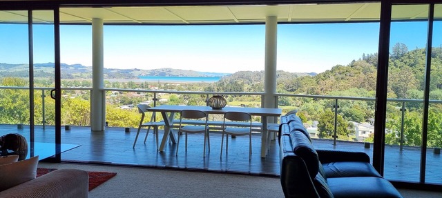 Coromandel Views - Majestic Home/Stunning Outlook/Own Ensuites/Internet/Smart TV