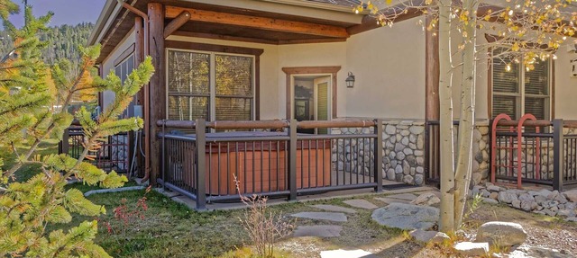 Corral 3bd/3ba , Downtown Breckenridge, 3 King Beds, Walk to Ski Lift, Hot Tub
