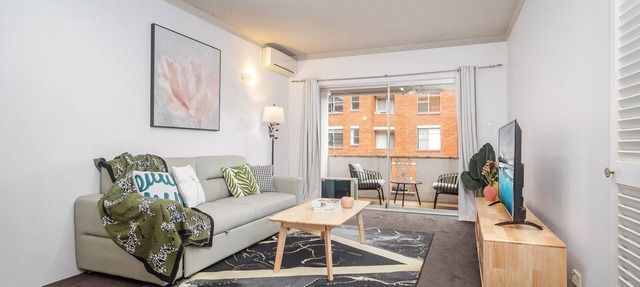 Cosy & Convenient Place with Free Parking in Inner West Area