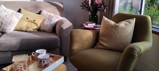 Cosy garden apartment in Sandy Bay. All amenities! On site Parking. Free WIFI.