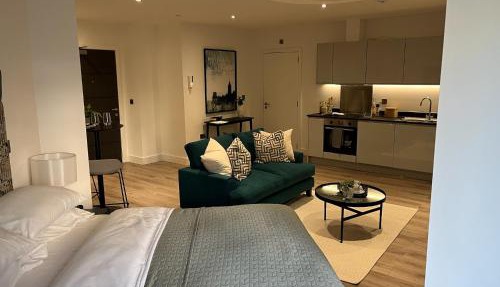 Cosy Modern Studio