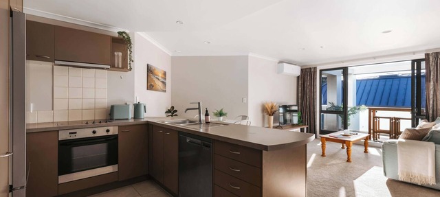 Cosy Mount Base King Bed, Ensuite & Top Location