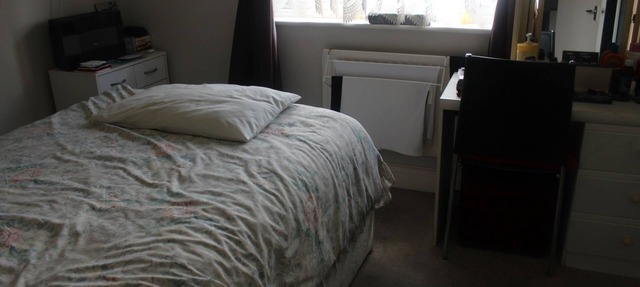 Cosy, spacious room located in very safe area in South East London
