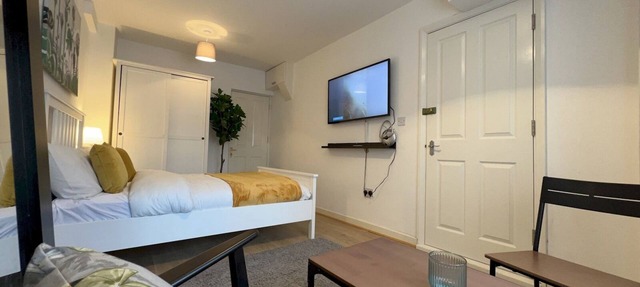 Cosy Studio Flat Close To Bexleyheath Centre - Pass the Keys