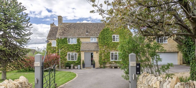Cotswold Lodge