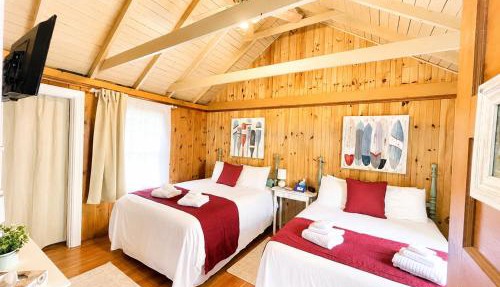 Cottage 11 - Double Queen Beds plus Child Loft w 2 Twins Private Bath & Kitchenette Pets Allowed Fee applies