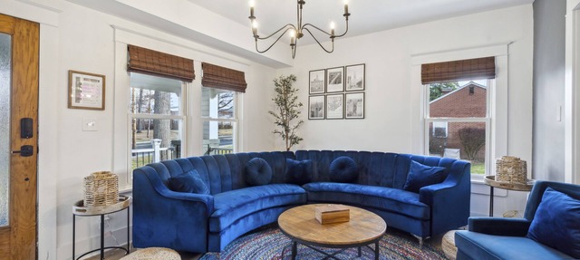 Cottage on Main in Lansdale! Perfect for family, work, shopping, relaxing.