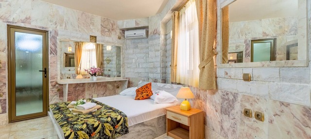 Country House 'Paco's Resort Luxury House 16' with Sea View, Wi-Fi and Air Conditioning