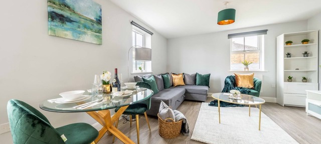 Couples, Contractors and Families Central Maidenhead Apartment