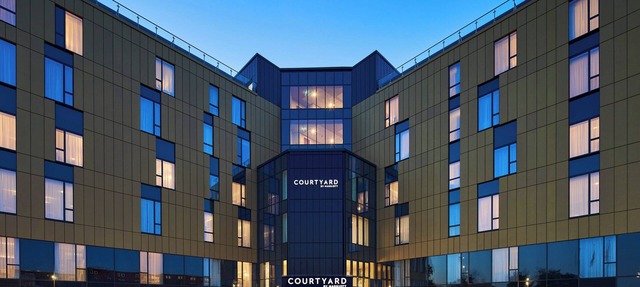 Courtyard by Marriott London Heathrow Airport