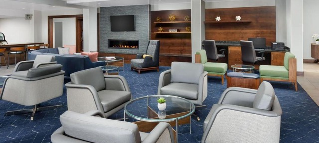 Courtyard by Marriott Manchester-Boston Regional Airport